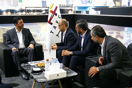 بازدید آقای محمد امیر نماینده مردم اهواز از غرفه تافکو در سمپوزیوم فولاد و گفت‌وگو با مدیران شرکت درباره طرح‌های نوآورانه